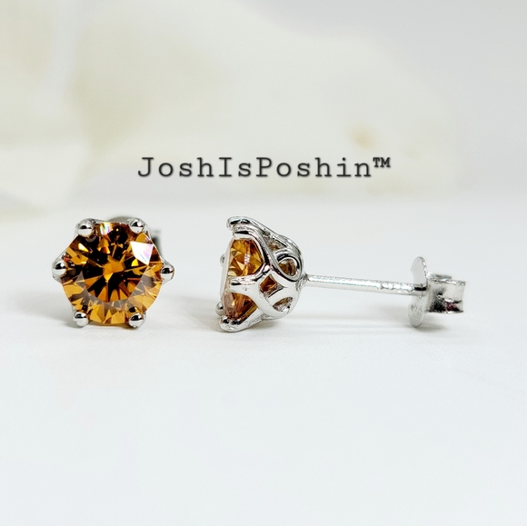 2CT. T.W. Orange Moissanite round cut stud earrings in sterling silver - Picture 4 of 13